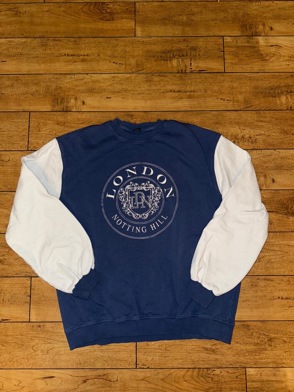 Urban Outfitters London Notting Hill Crewneck Blue White Medium 22x25
